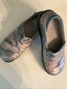 Algeria Marbled Slip-On Clogs in Grey and Pink-Pre-loved❤️